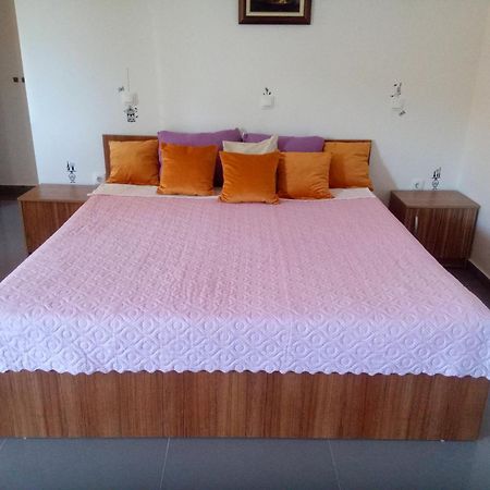 Yard House Trpejca Hotel Ohrid Room photo
