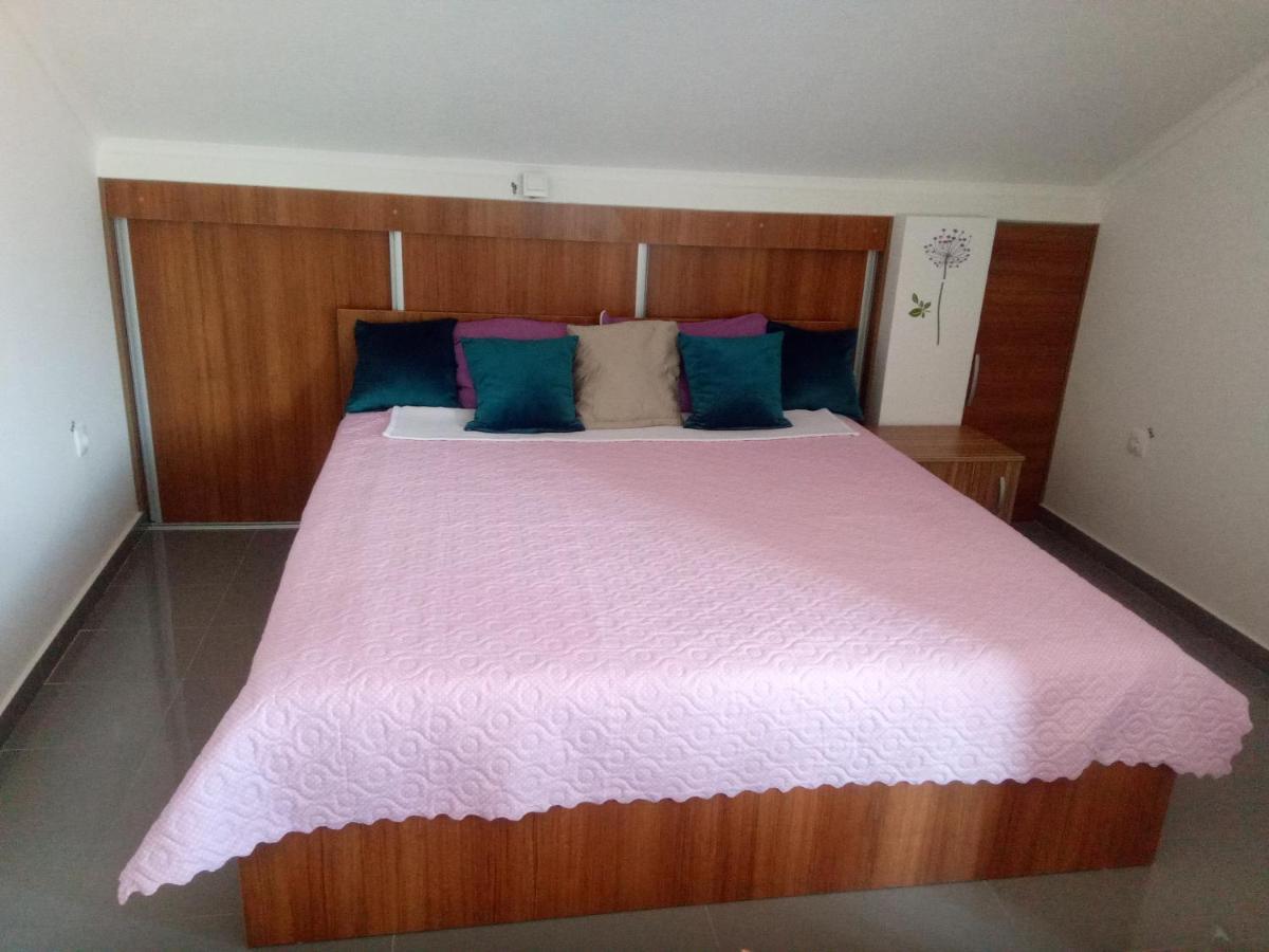 Yard House Trpejca Hotel Ohrid Room photo