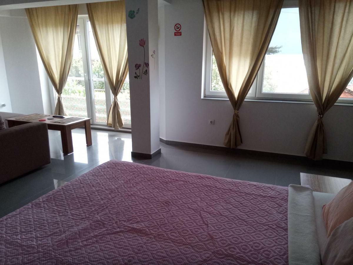 Yard House Trpejca Hotel Ohrid Exterior photo
